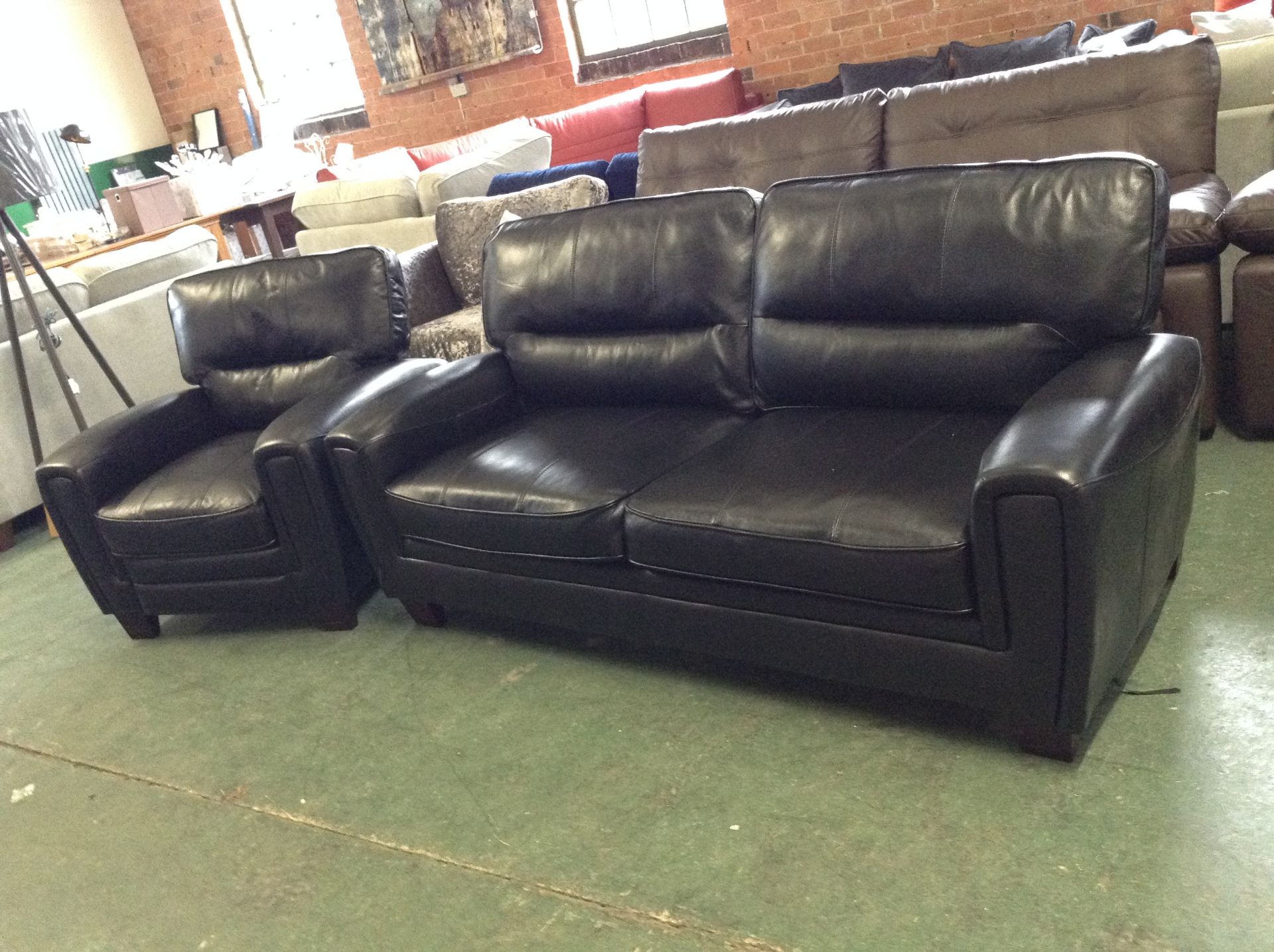 BLACK ENDURANCE LEATHER 3 SEATER SOFA AND ELECTRIC