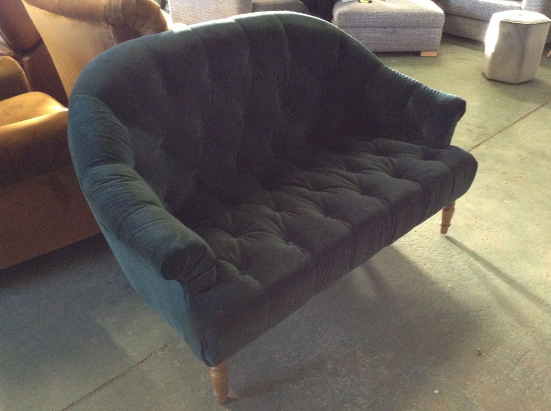 GREEN BUTTON BACK 2 SEATER SOFA (ST33 16)