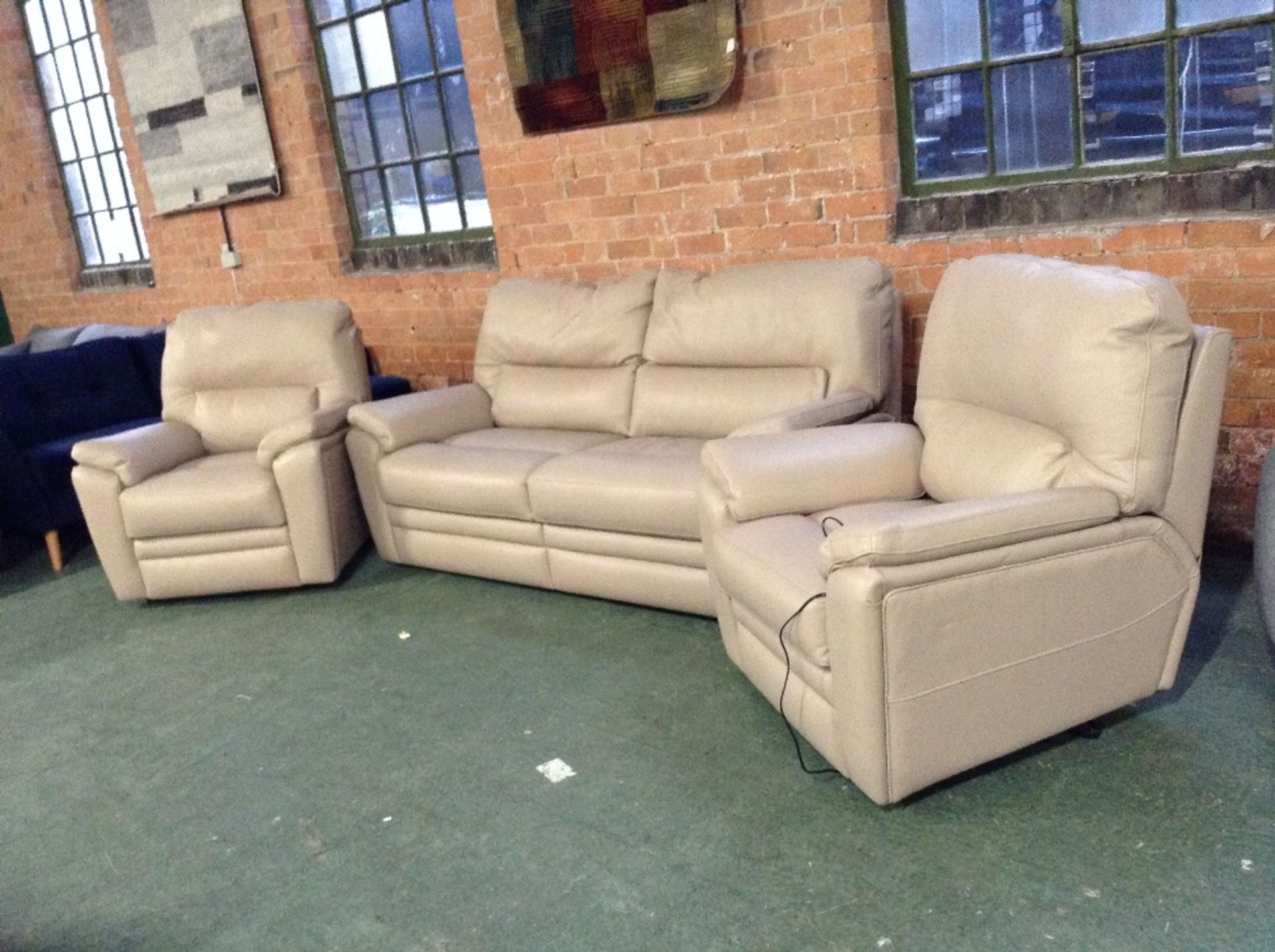 CREAM LEATHER HIGH BACK 3 SEATER SOFA CHAIR AND EL