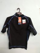 3no. Various Rash Vests Comprising; GUL Hydroshield Short Sleeve Rash Vest Size: L RRP: £65.00, Palm