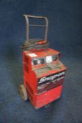 Snap-On YA166UK 6/12/24V Fast Charger 70/60/35 Amp Charge 375 Amp Boost. (Lot Located in The Auction