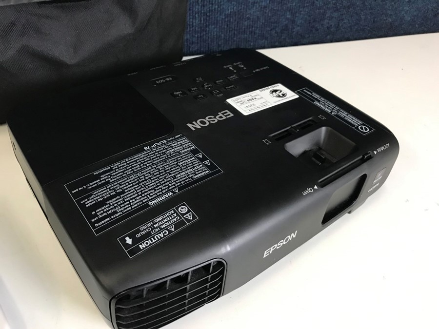 Epson H556B LCD Projector With Carry 