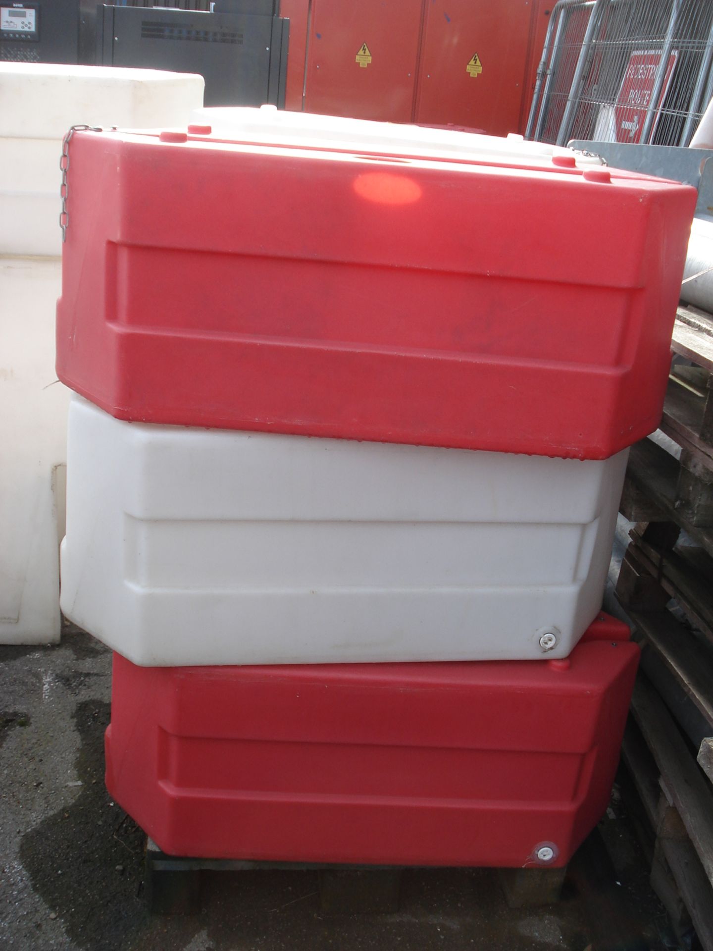 Red/White Plastic Pedestrian Safety Barriers x 20 - 37" Long x 15" Wide x 16" High - Image 5 of 5