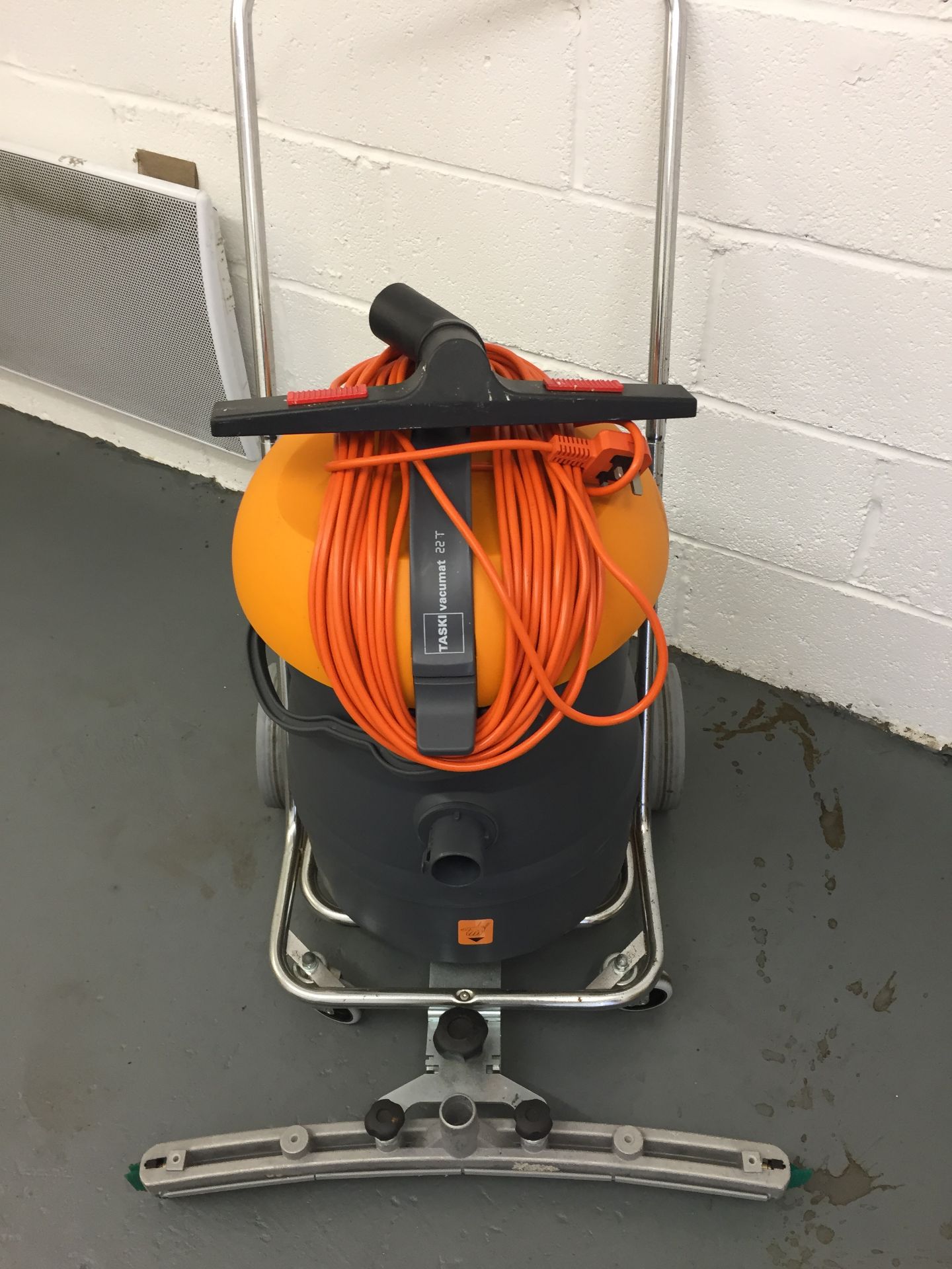 Taski Commercial Floor Washer - Vacumat 22T - Image 3 of 6