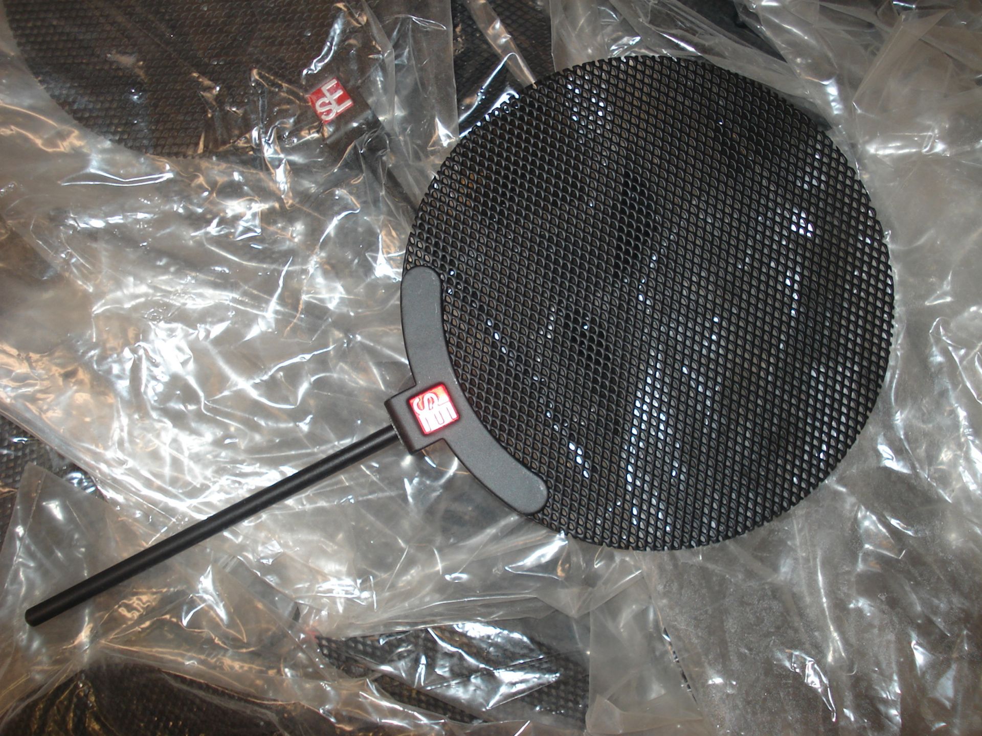 107 x sE Electronics Microphone Lollipop Filters - Image 2 of 3