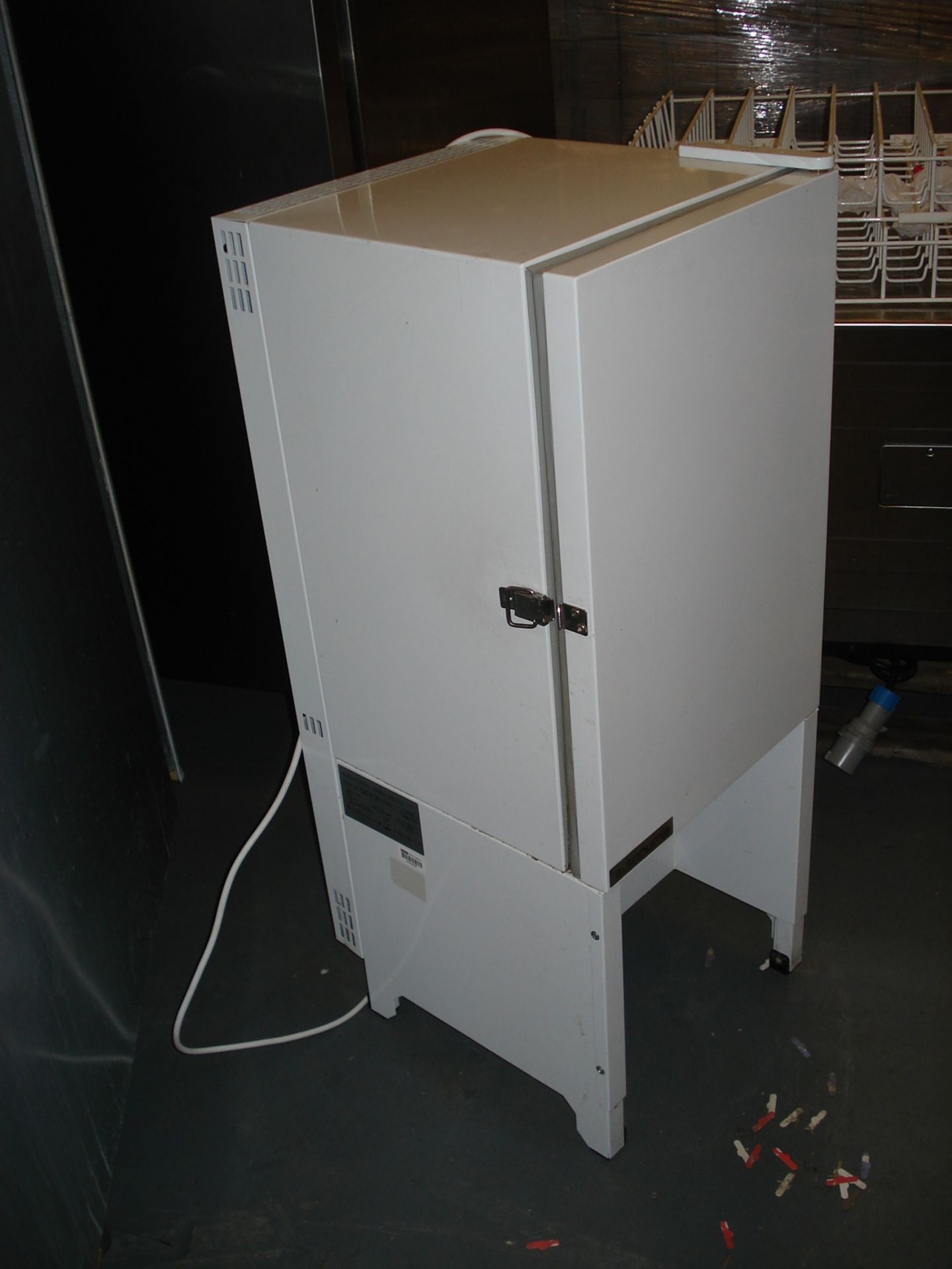 Autonumis Milk Fridge/Dispenser