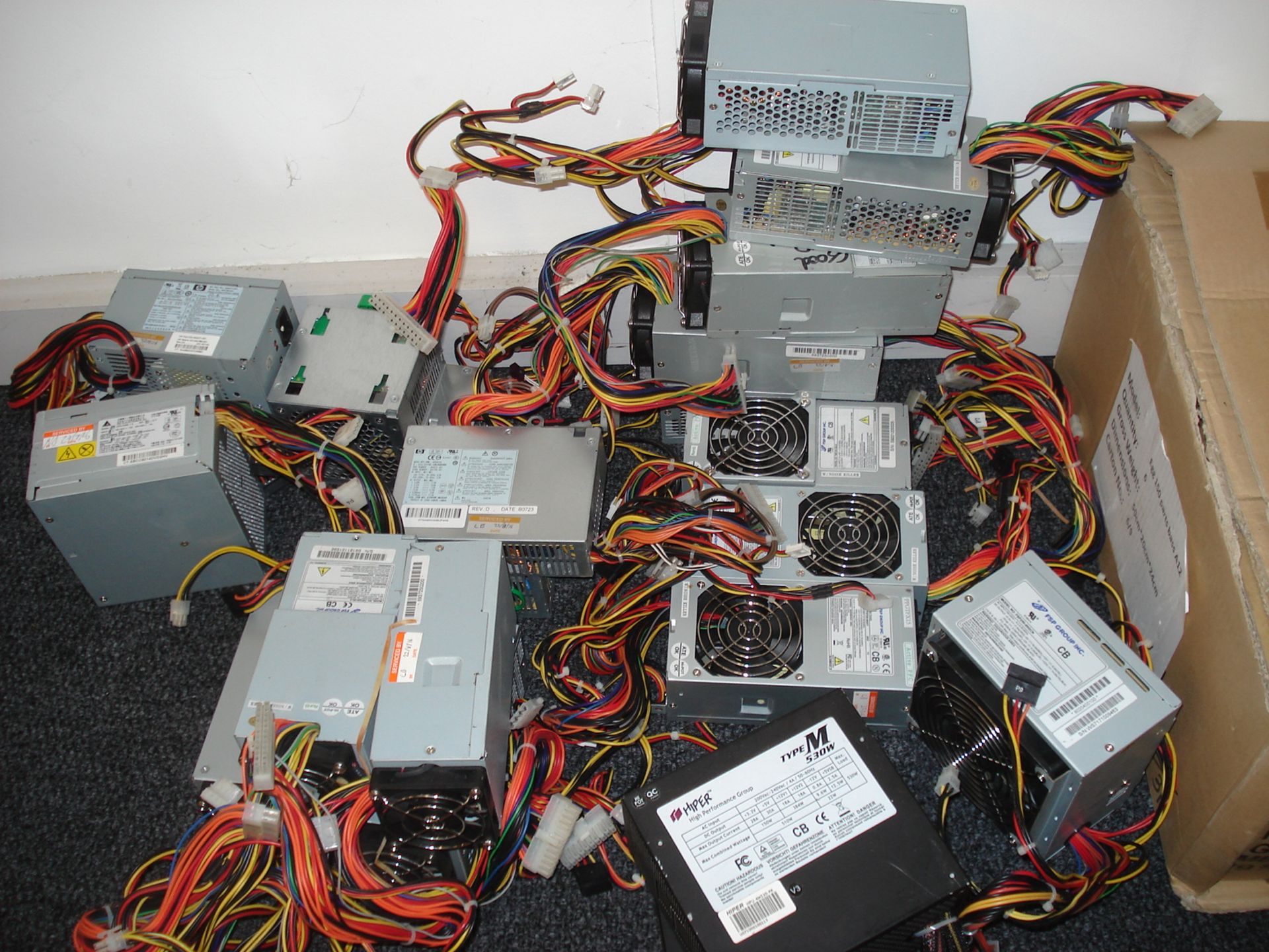 Mixed Power Supplies - Hipper, FSP, HP - Image 10 of 11