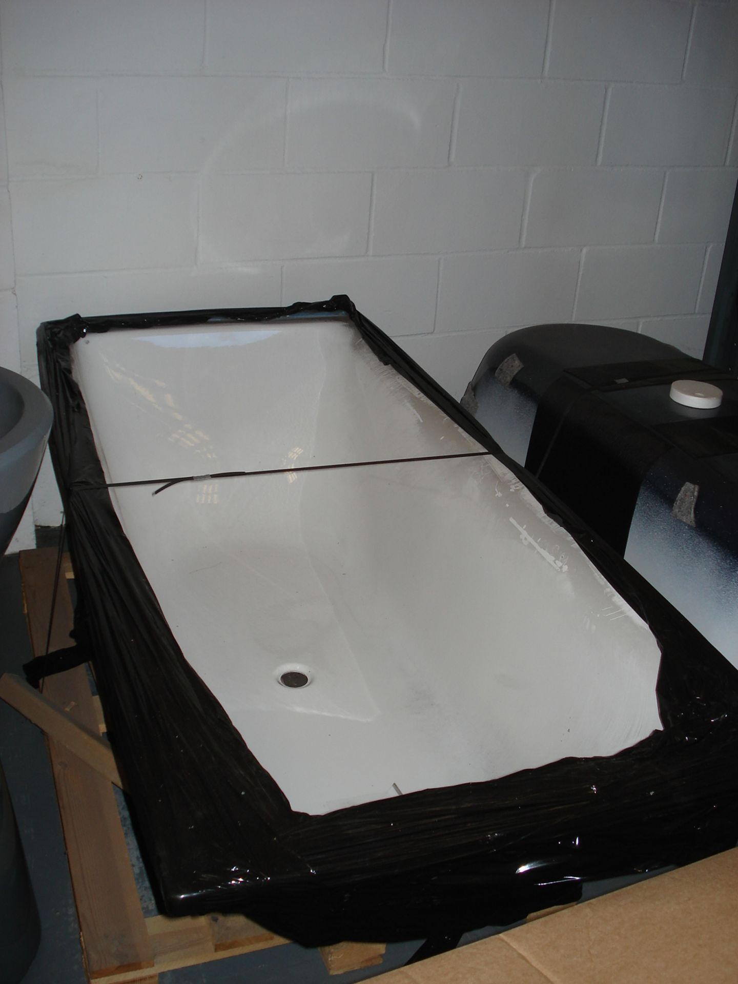 Bette White Plastic Bath - Image 2 of 2