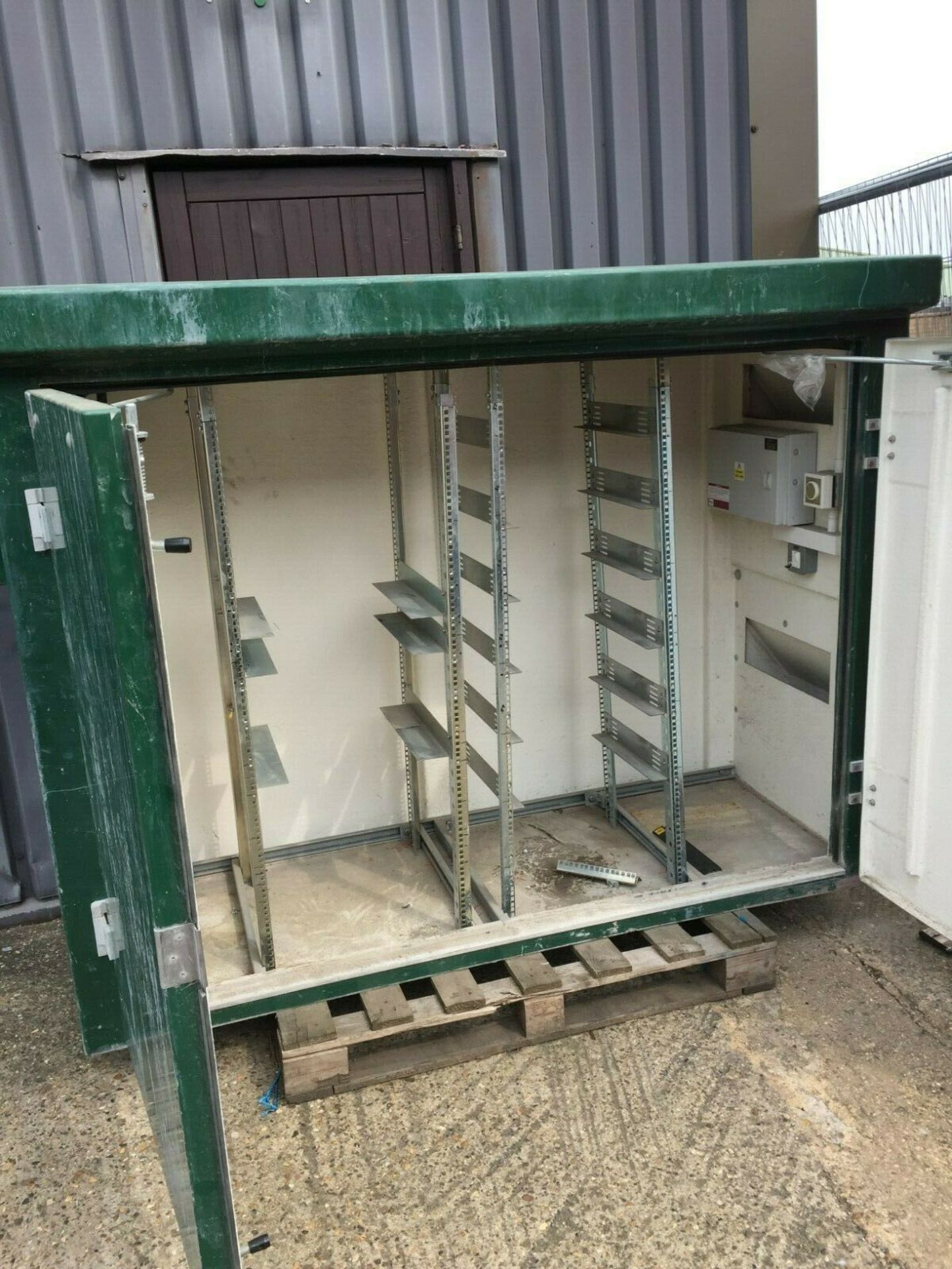 Morgan Marine Ltd Lockable Equipment Outdoor Cabinet - Image 3 of 4