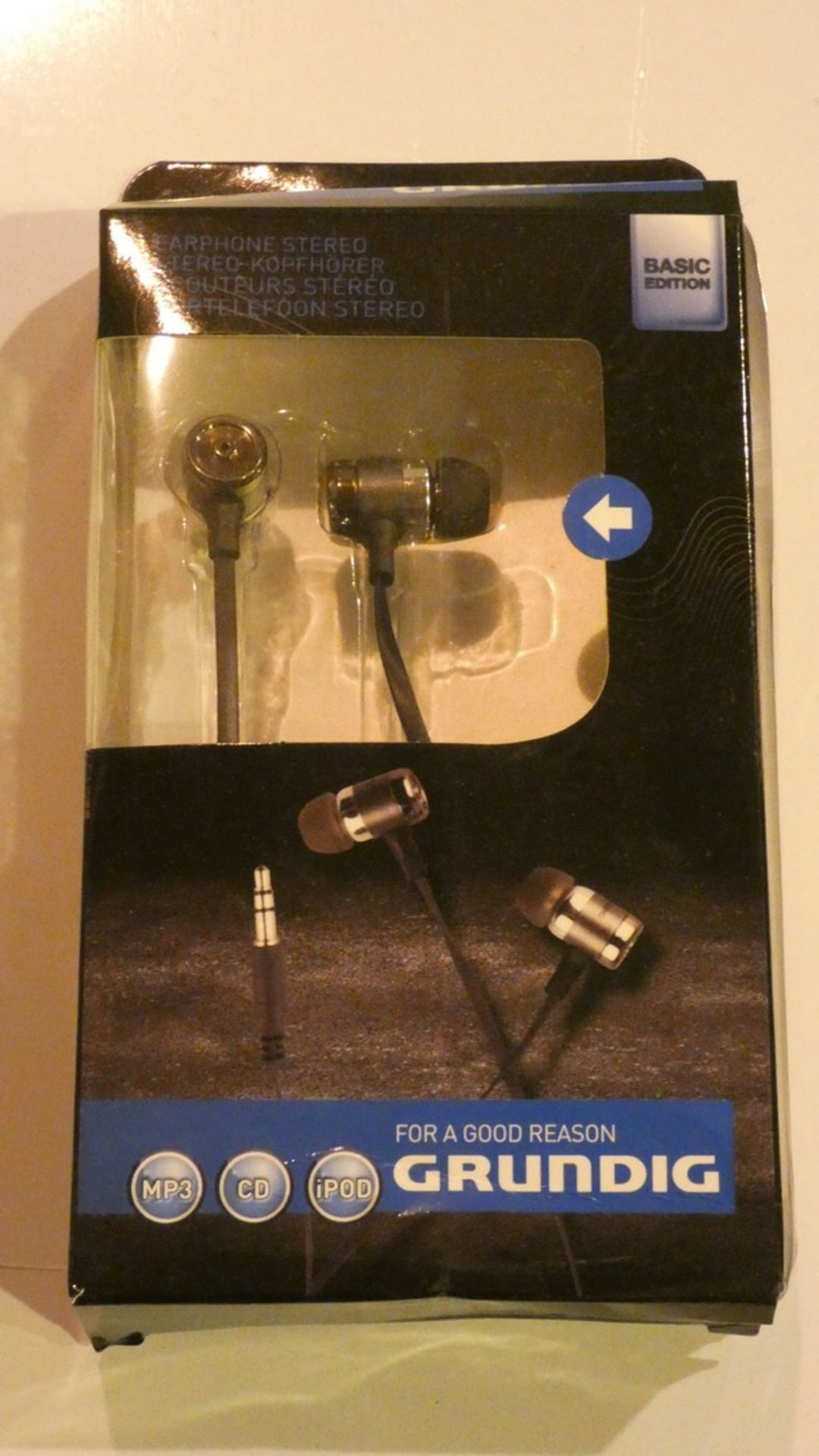 Lot to Contain 4 Boxed Pairs of Earphones RRP £15 a pair