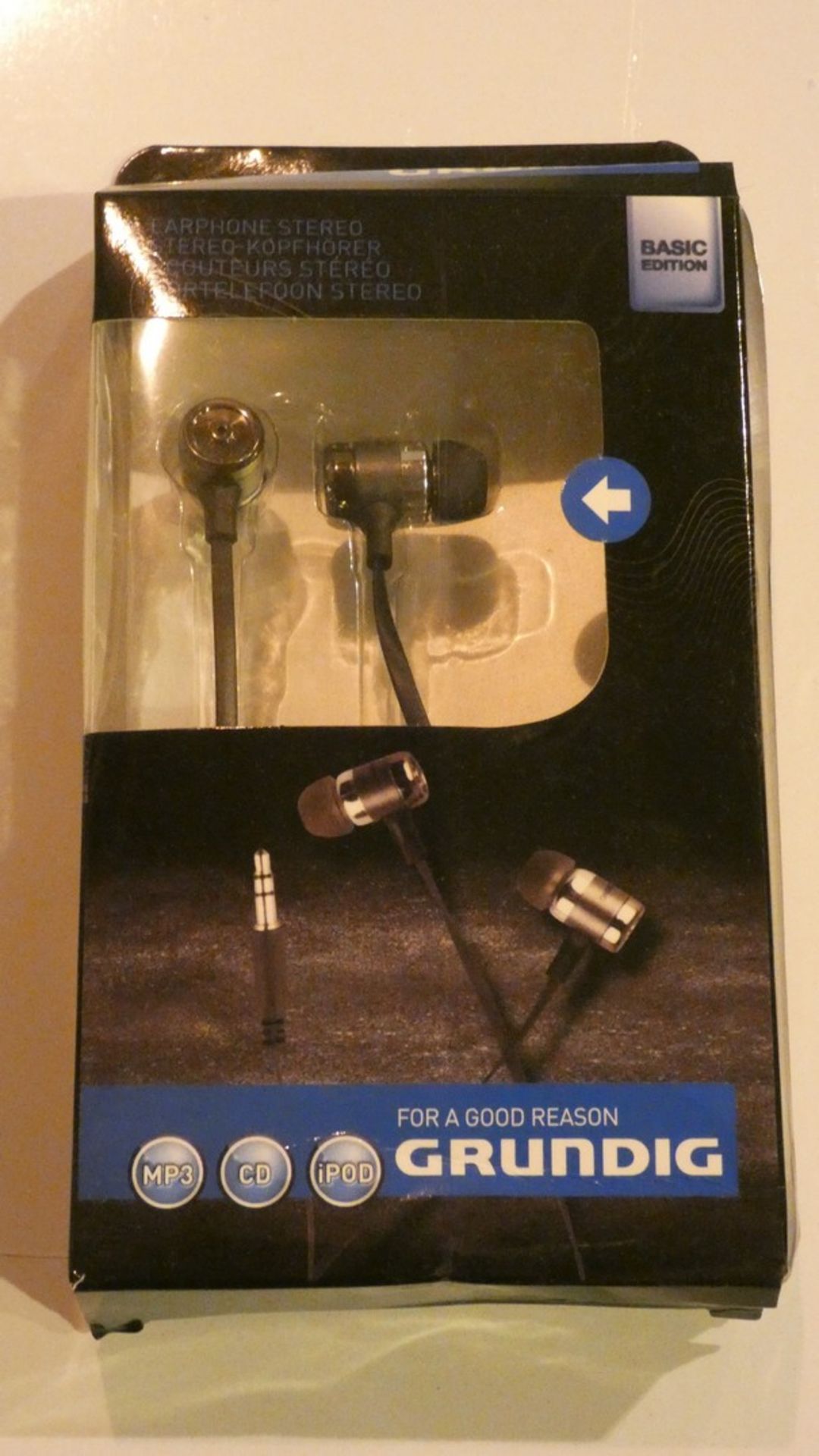 Lot to Contain 4 Boxed Pairs of Earphones RRP £15 a pair