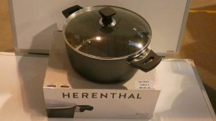 Boxed Herenthal 28cm Marble Casserole Dish RRP £100