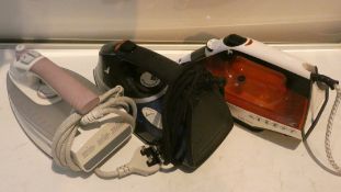 Lot to Contain 3 Assorted Steam Irons By Russell Hobbs, Morphy Richards And Textiles RRP £35 - £75