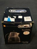 Boxed Delonghi Scultura Electric Boil Cordless Jug Kettle RRP £100 (Customer Return)