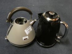 Lot to Contain 2 Unboxed Assorted Cordless Jug Kettles from Morphy Richards and Breville combined