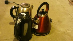 Lot to Contain 3 Assorted Cordless Jug Kettles To Include Russell Hobbs and Breville Combined RRP £