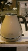 Boxed Delonghi Icona Vintage Dome Kettle RRP £50 (Customer Return)