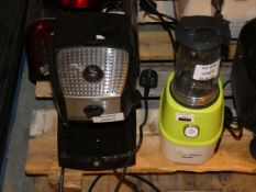 Lot to Contain 2 Assorted Items DeLonghi Coffee Maker and Morphy Richards Nutrition Express 1200w