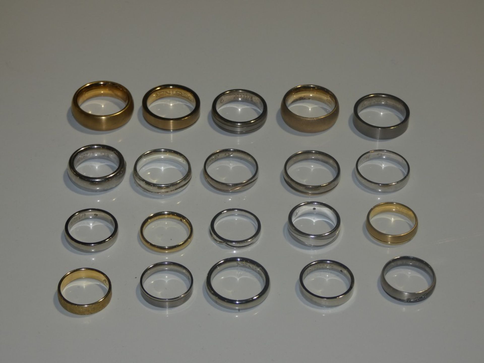 Lot to Contain 20 Gestner Style Desginer Shoe Piece Wedding Rings in Assorted Sizes and Styles