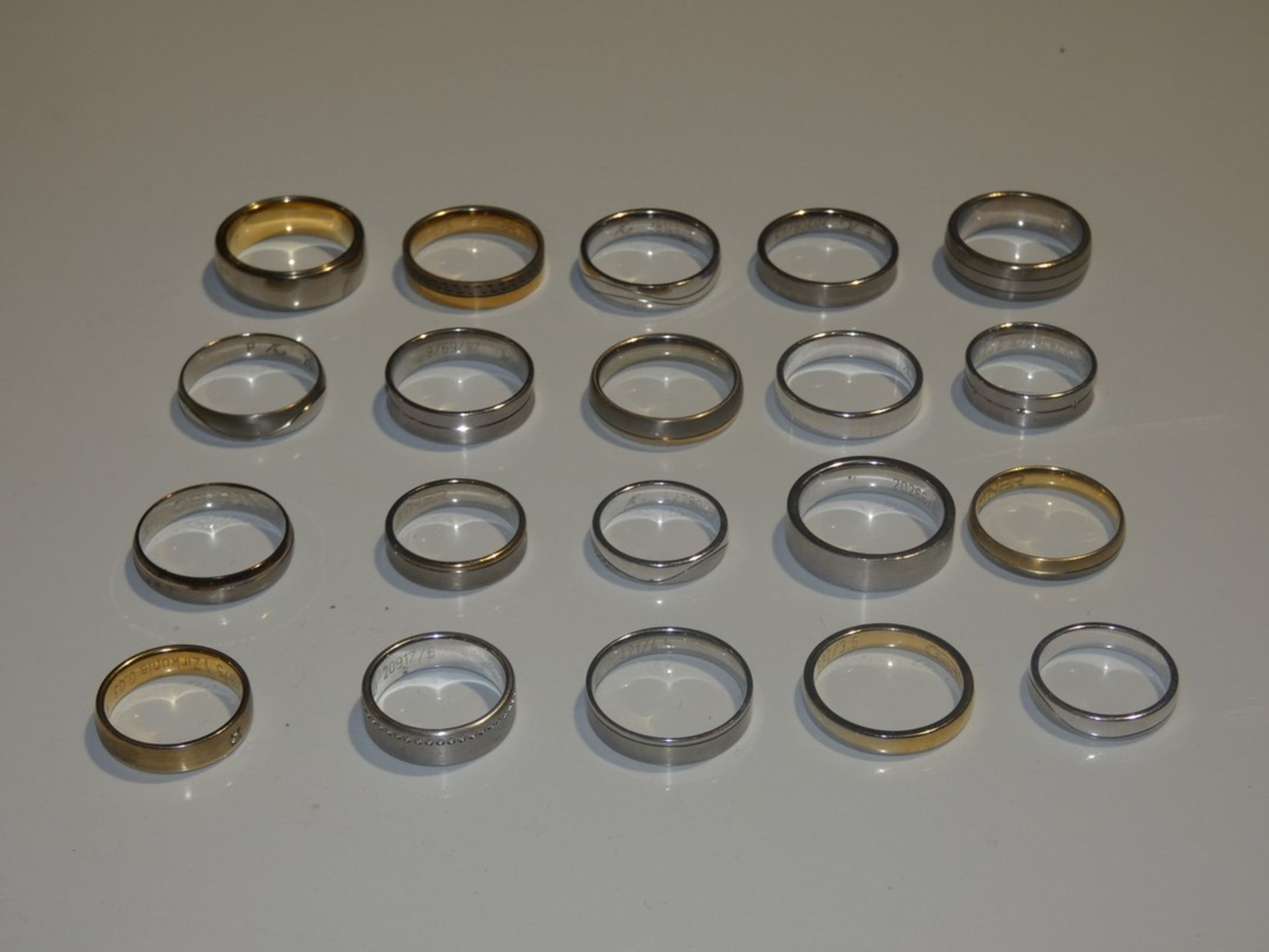 Lot to Contain 20 Gestner Style Desginer Shoe Piece Wedding Rings in Assorted Sizes and Styles