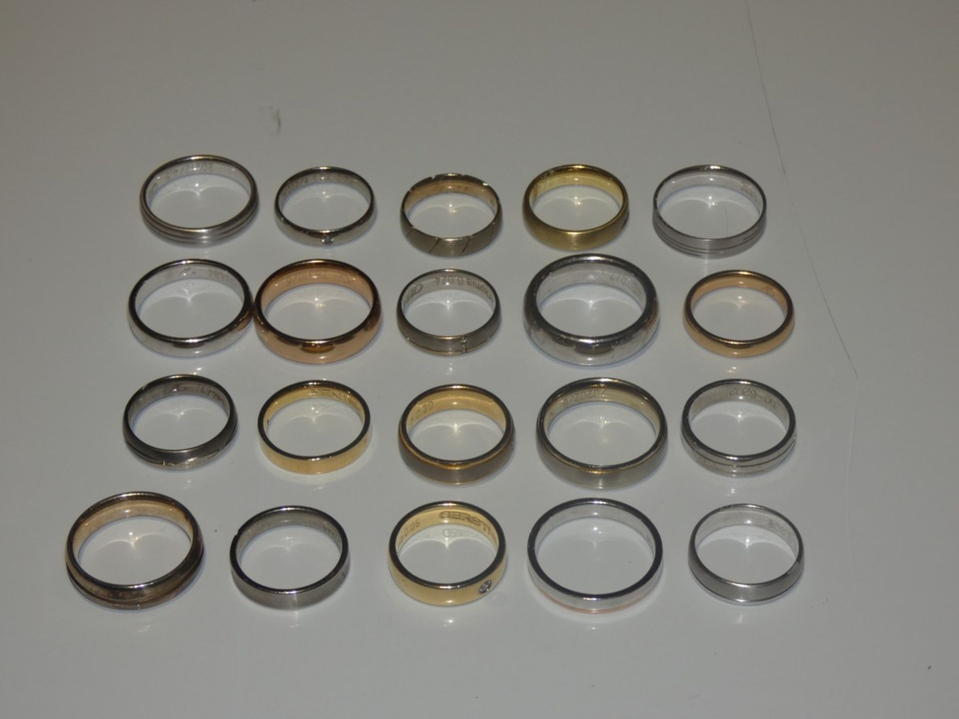 Lot to Contain 20 Gestner Style Desginer Shoe Piece Wedding Rings in Assorted Sizes and Styles