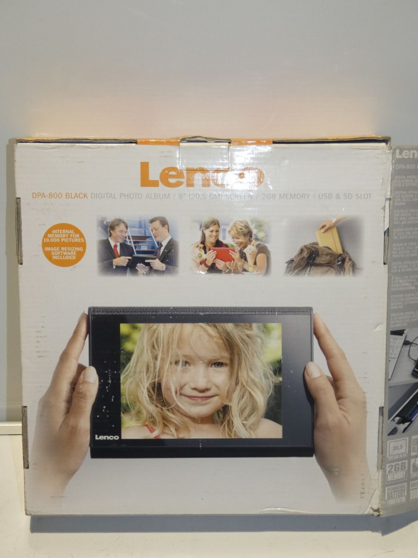 Boxed Lenko Black 8 Inch Digital Photo Frame 2GB Memory USB and SD Card Slot RRP £60