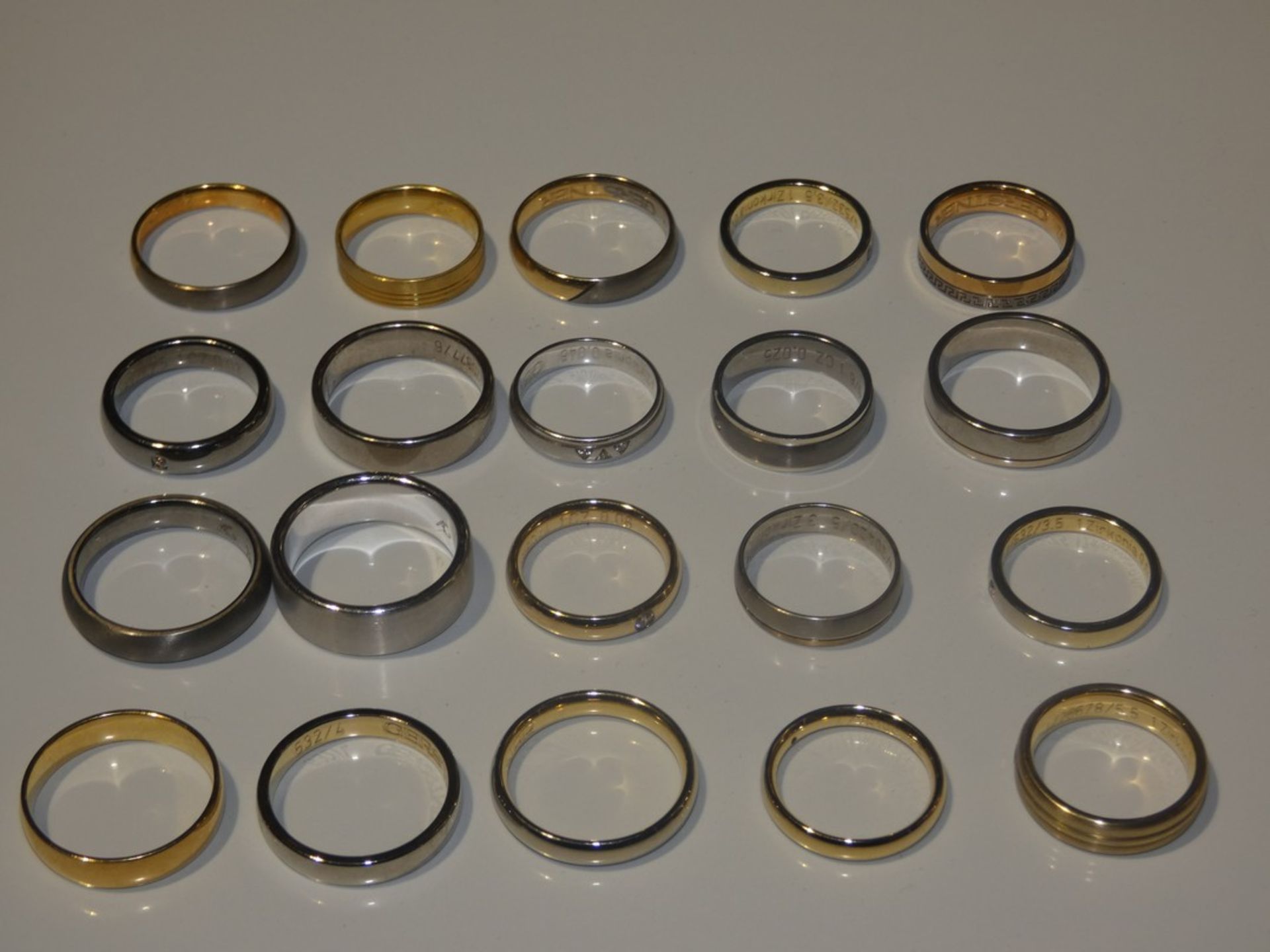 Lot to Contain 20 Gestner Style Desginer Shoe Piece Wedding Rings in Assorted Sizes and Styles