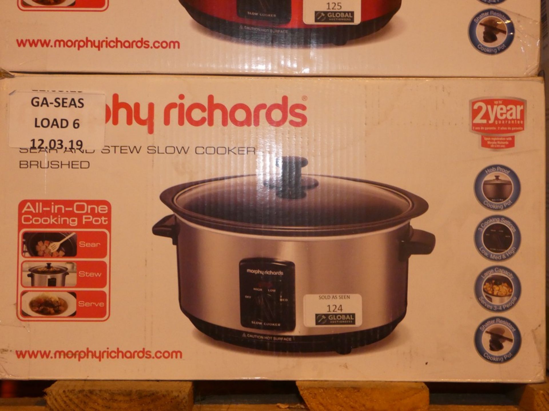 Boxed Morphy Richards Slow Cooker in Brushed Steel RRP £40 (Viewing Is Highly Recommended)