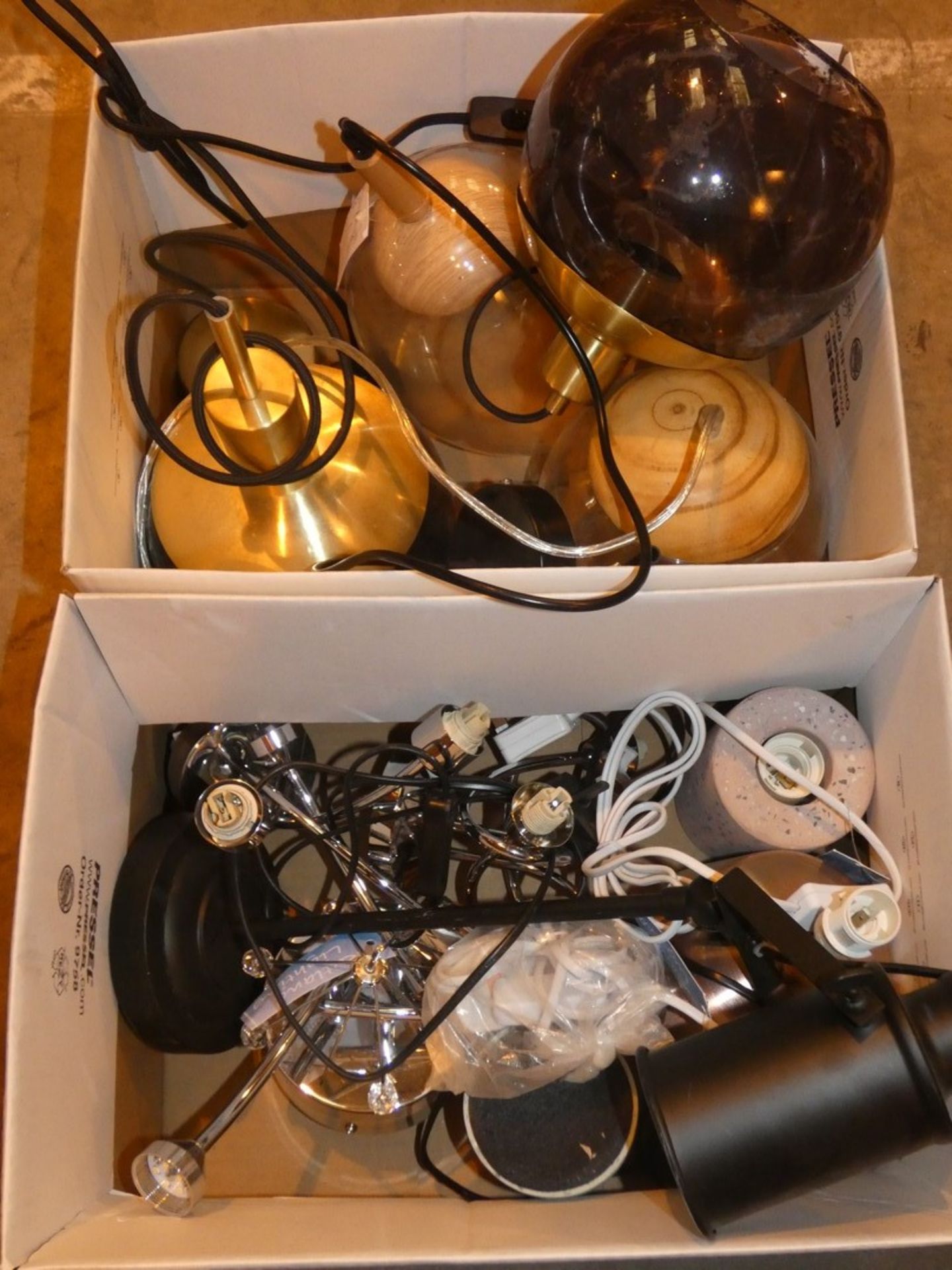 Lot to Contain 10 Assorted Lighting Items in 2 Boxes Single Pendant Lights and Table Lamps (