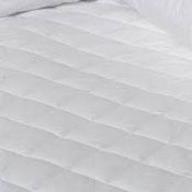 Lot to Contain 2 Assorted Items to Include a Bagged Dream Easy Pure Luxury Quilted Egyptian Cotton