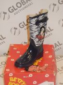 Boxed Brand New Pair of Betty Boop Size EU36 Ladie