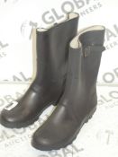 Brand New Pair of The God and Bless 100% Waterproof Brown Size UK5 Buckle Wellington Boots