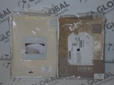 Lot To Contain 2 Assorted Items To Include Luxury 45" x 54" Ready Made Curtains & Cotton Rich 180