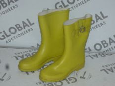 Brand New Pair of Size EU35 Oufan Bright Yellow Ladies 100% Waterproof Wellingtons with Welded