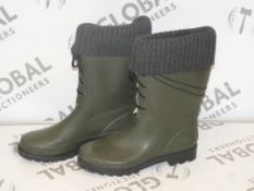 Brand New Pair of EU38 Khaki Green Lace Up Wellington Boots with Fur Trim