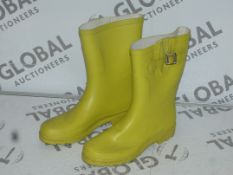 Brand New Pair of Size EU37 Oufan Bright Yellow Ladies 100% Waterproof Wellingtons with Welded