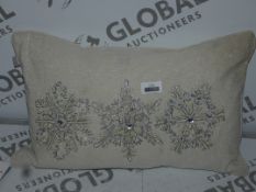 Lot to Contain 3 Gallery Home 30 x 50cm Shimmering Snowflakes in Cream Combined RRP £210 (8771)(