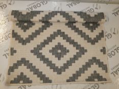 White and Grey Designer Small Hand Woven Floor Rug (8434)(11784654) RRP £40