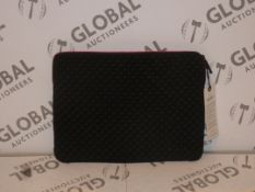 Lot to Contain 10 Brand New Wiwu Padded Laptop Sleeves and Tablet Sleeves Combined RRP £200