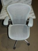 Airron Mesh Back Swivel Office Chair with Lumbar Support RRP £1,440