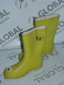 Brand New Pair of Yellow Size 35 Wellington Boots RRP £30