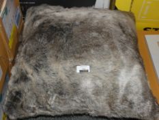 Lot to Contain 2 Assorted Items to Include a Designer Scatter Cushion and a Grey Sofa Throw (11238)