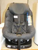 Maxi Cosy 360 Swivel In Car Safety Seat with Isofix Base