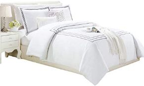 Sourced From Wayfair: Imperial Rooms Single White and Navy Blue Duvet Covers RRP £30 Each (8527)