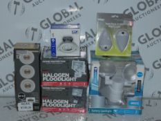 Lot to Contain 5 Assorted Lighting Items to Include a 120W Halogen Flood Lamp, Easy Home Set of 3