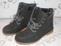 Lot to Contain 10 Brand New Pairs of Geneve Black Smart Casual Boots Combined RRP£250