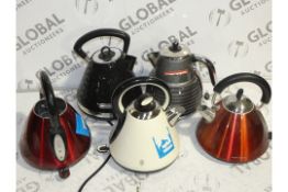 Assorted Kettles to Include 4 Morphy Richards Designer Kettles and a Delonghi Scultura Cordless