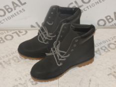 Lot to Contain 5 Brand New Pairs of Committee International Navy Blue Gents Designer Boots in
