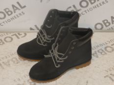 Lot to Contain 5 Brand New Pairs of Committee International Navy Blue Gents Designer Boots in