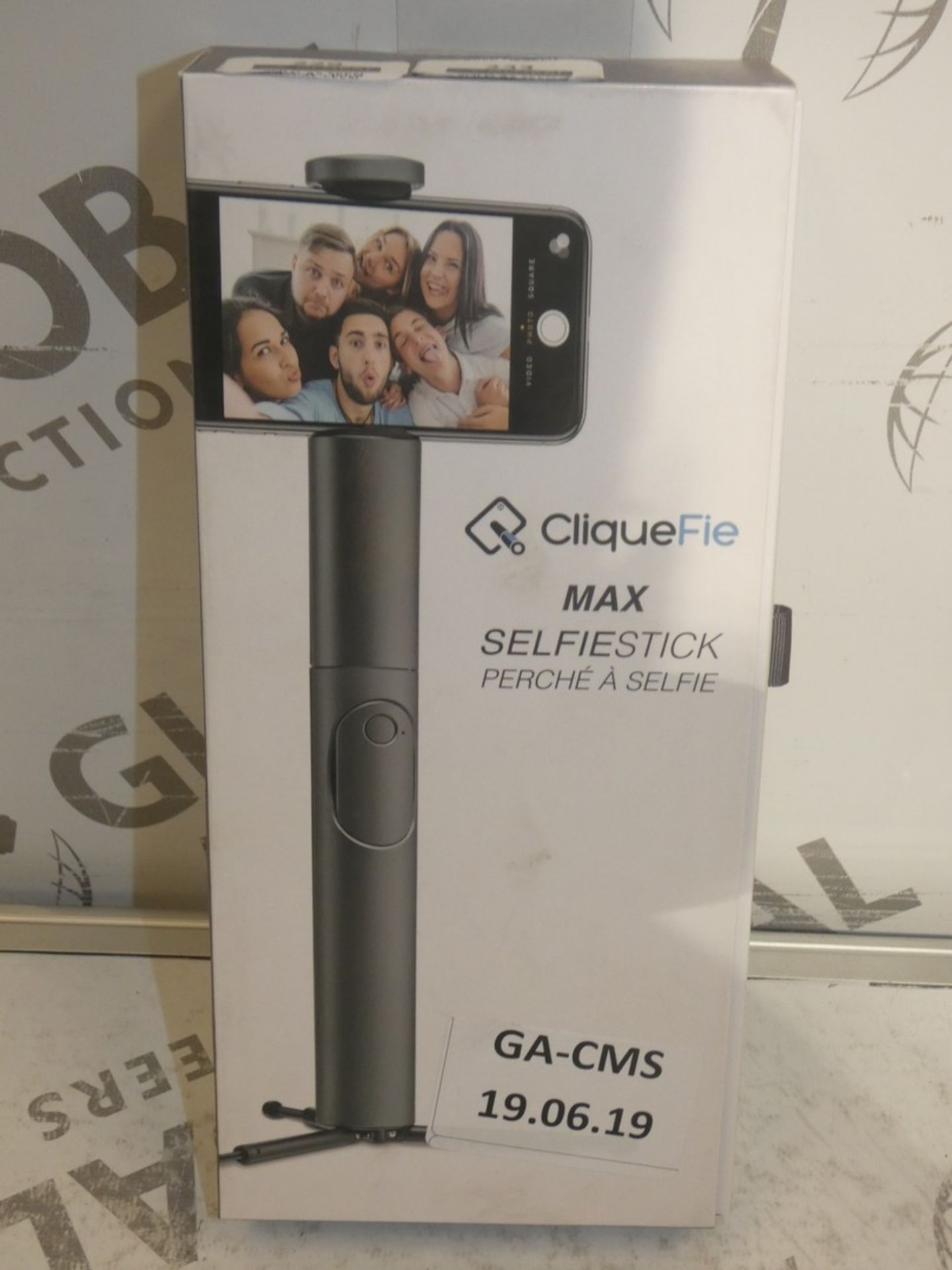 Boxed Clickify Max Selfie Sticks In Space Grey RRP